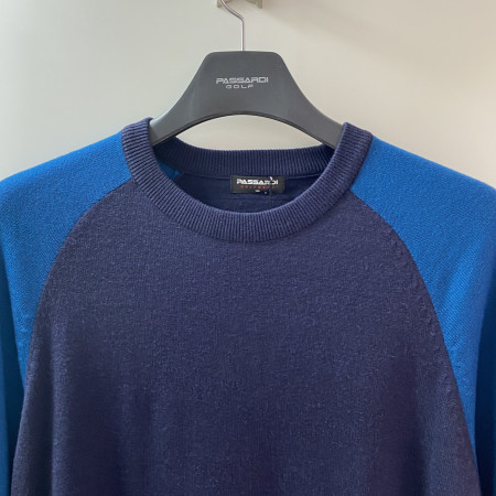 파사디 나그랑 소매 와펜 포인트 라운드넥 긴팔 니트 다크네이비 남성 Q20FKP213M