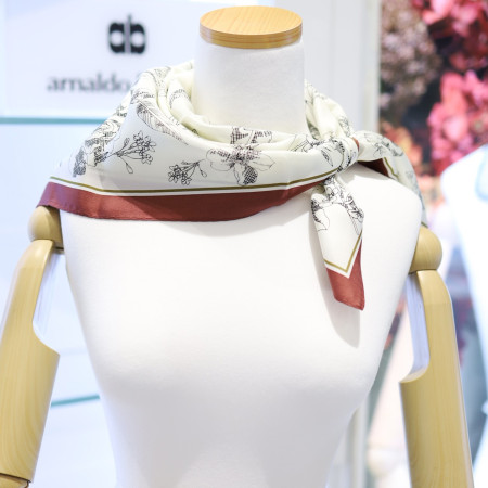 [행복한백화점][아날도바시니]에리스 실크 스카프 ABFS-20624