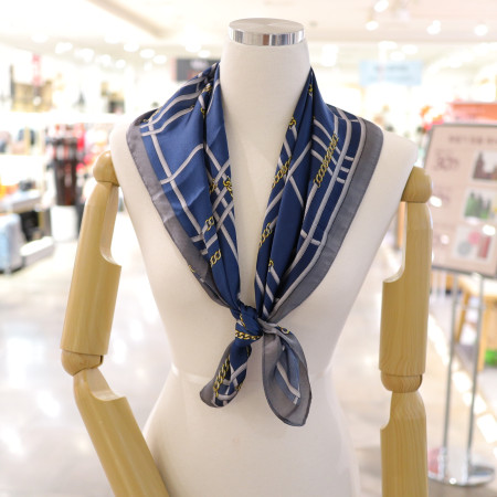 [행복한백화점][아날도바시니]여성 체크 체인 스카프 ABS-213303