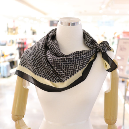 [행복한백화점][아날도바시니]여성 세련된 패션 스카프