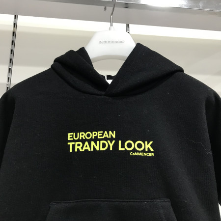 [꼬망스] 이베르 배색 후드 티셔츠 블랙 C1941T103