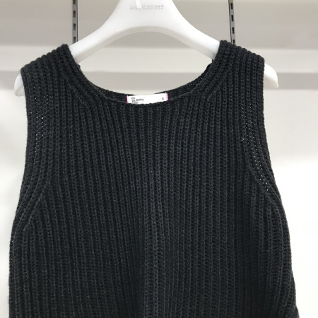 [꼬망스] 이베르 트임 니트 조끼 블랙 C1941K453