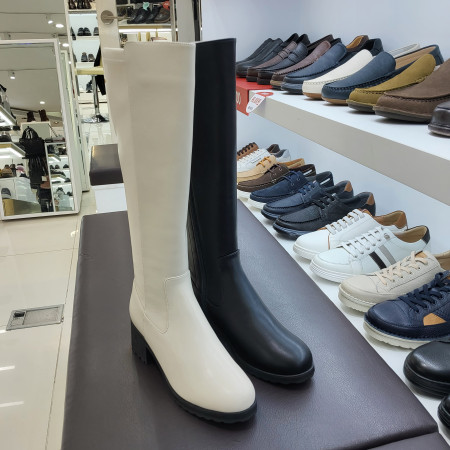 [행복한백화점][에스콰이아]여성 5센치 경량 우레탄 스트레치 스판 깔끔  심플한 흰색 검정색 롱부츠PFEWBG8