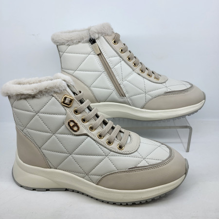 [행복한백화점][에스콰이아]특가 여섬 경량 3센치 스니커즈형 따뜻한 발편한 천연소가죽 아이보리 털부츠EQCWBS6