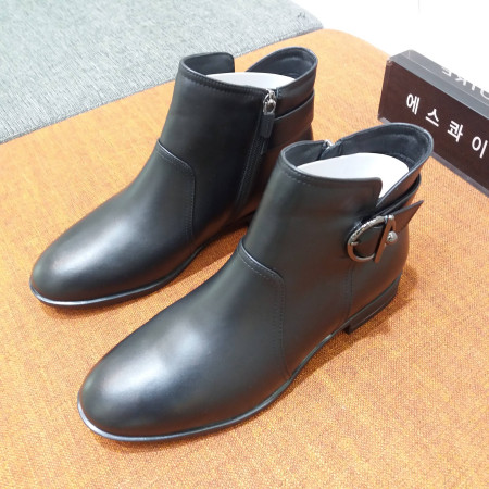 포트폴리오 검정색 소가죽 발편한 3cm 버클장식 앵클부츠 PFAWBS605