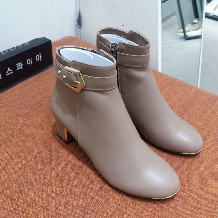 발편한에스콰이아 부드러운 소가죽  5cm 버클장식 베이지색 부츠