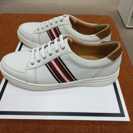 남성 소가죽 어디에나 잘 어울리는 편한 스니커즈   036