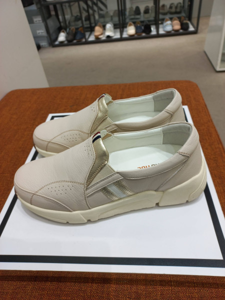 여성 양가죽 소프트 경량 스립온 아이보리색상 컴포트