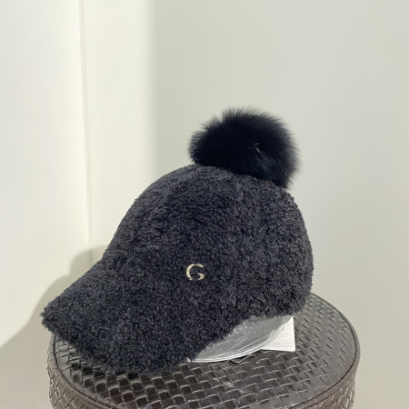 [행복한백화점][그린조이] 퍼 방울장식 부클 뽀글이 캡 모자 블랙 여성 GW20WA52W